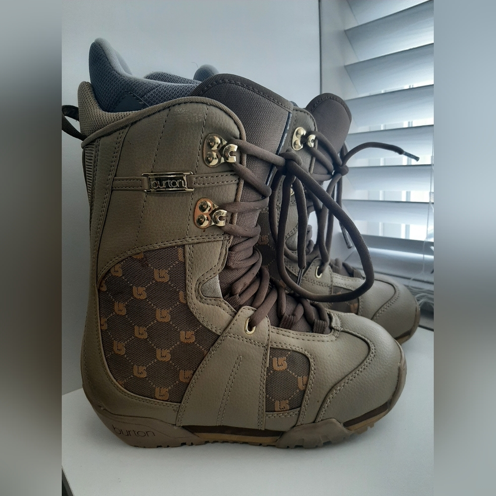 Snowboarding Burton boots